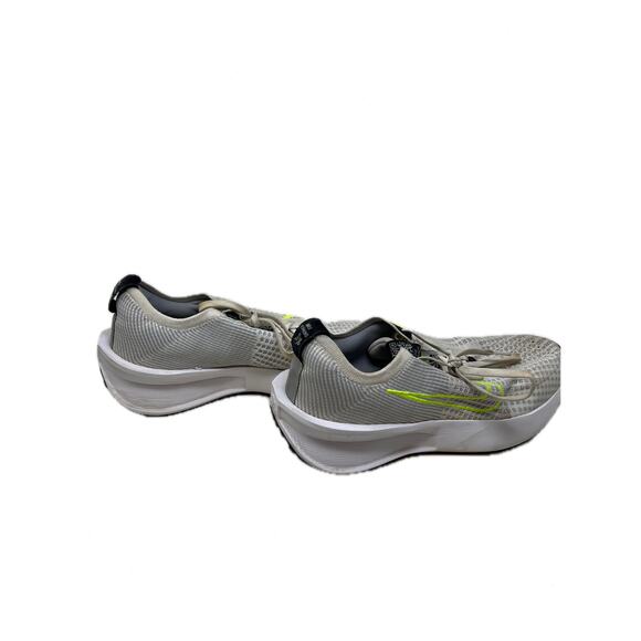 Athletic_Shoes